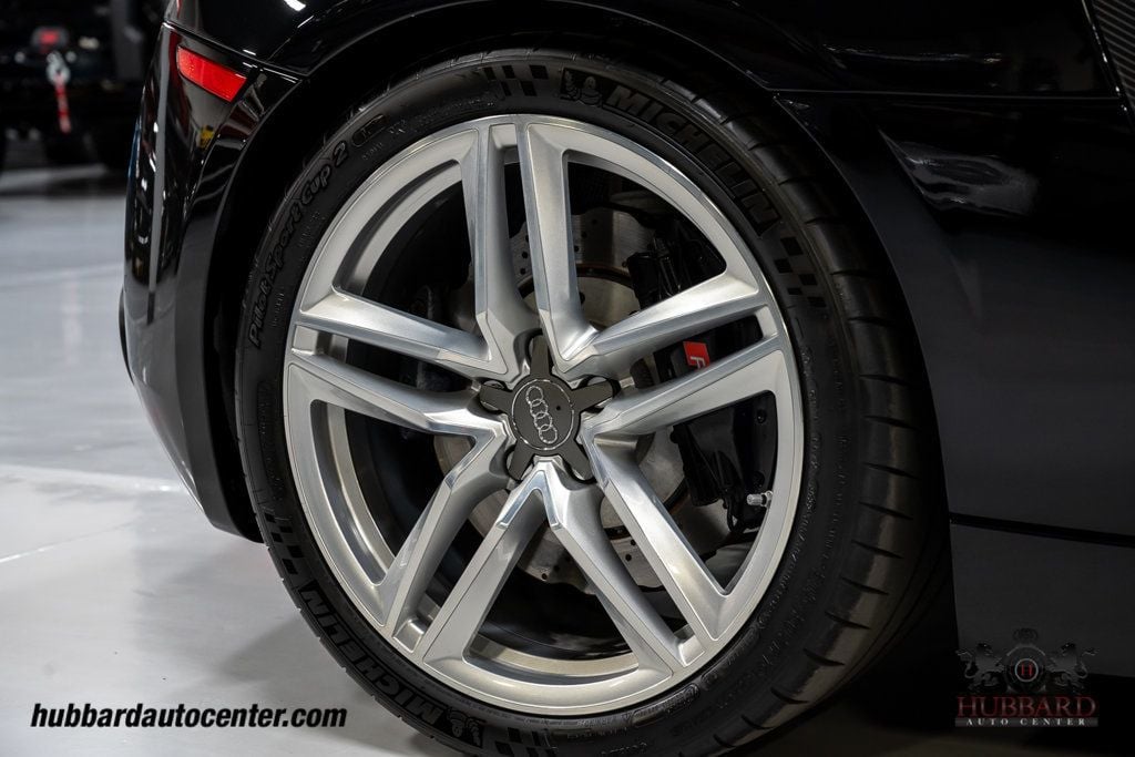 2014 Audi R8 Coupe Quattro V8 photo 39