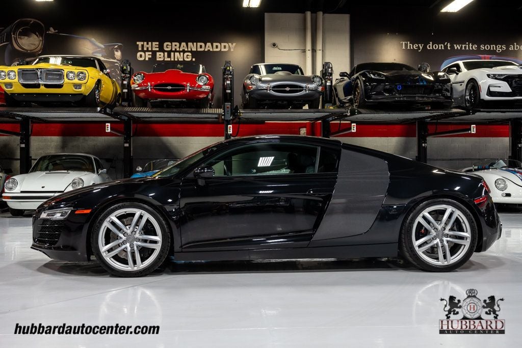 2014 Audi R8 Coupe Quattro V8 photo 2