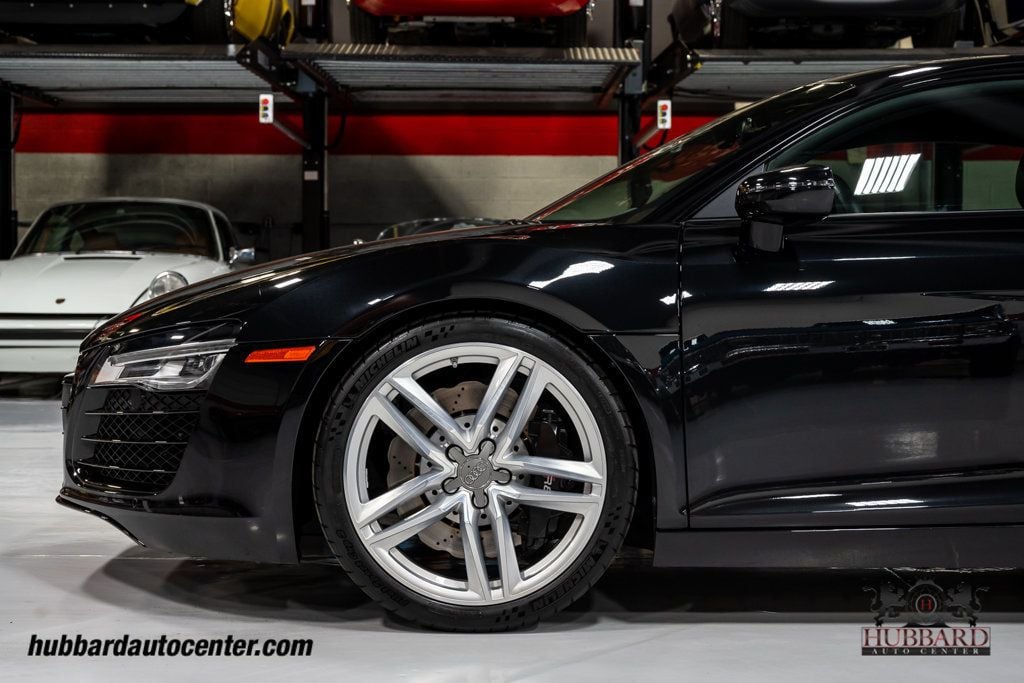 2014 Audi R8 Coupe Quattro V8 photo 57
