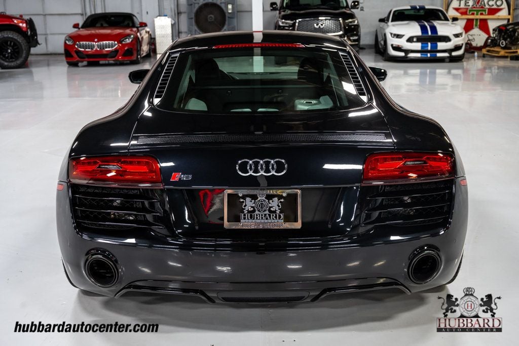 2014 Audi R8 Coupe Quattro V8 photo 4