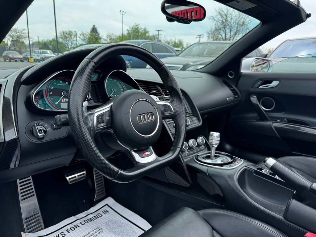2014 Audi R8 Spyder 2dr Conv Auto quattro Spyder V10 - 23023332 - 10