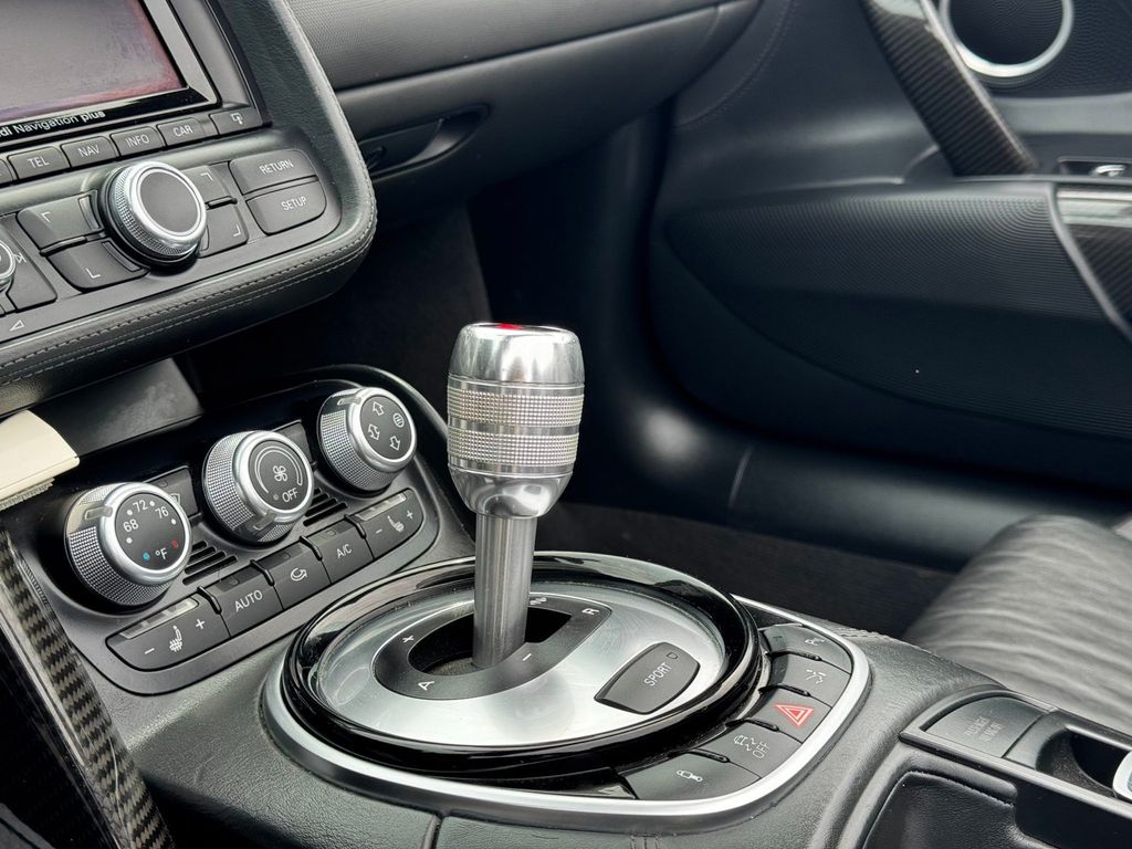 2014 Audi R8 Spyder 2dr Conv Auto quattro Spyder V10 - 23023332 - 11