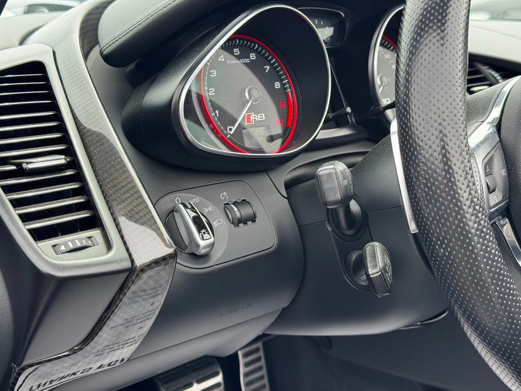 2014 Audi R8 Spyder 2dr Conv Auto quattro Spyder V10 - 23023332 - 12