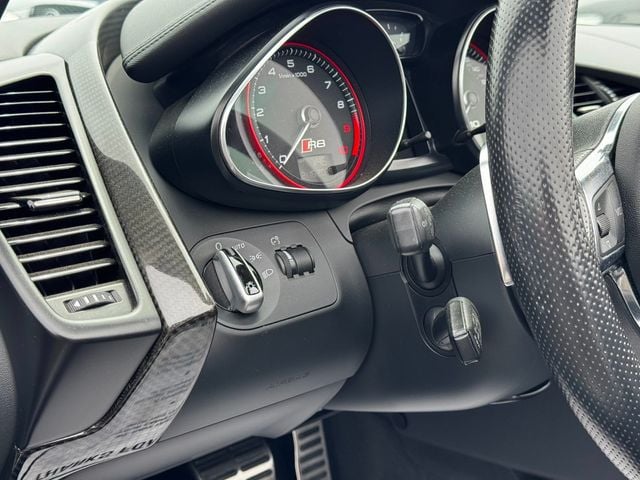 2014 Audi R8 Spyder 2dr Conv Auto quattro Spyder V10 - 23023332 - 12