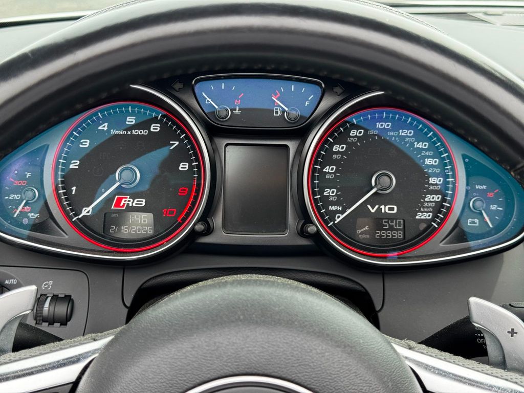 2014 Audi R8 Spyder 2dr Conv Auto quattro Spyder V10 - 23023332 - 13