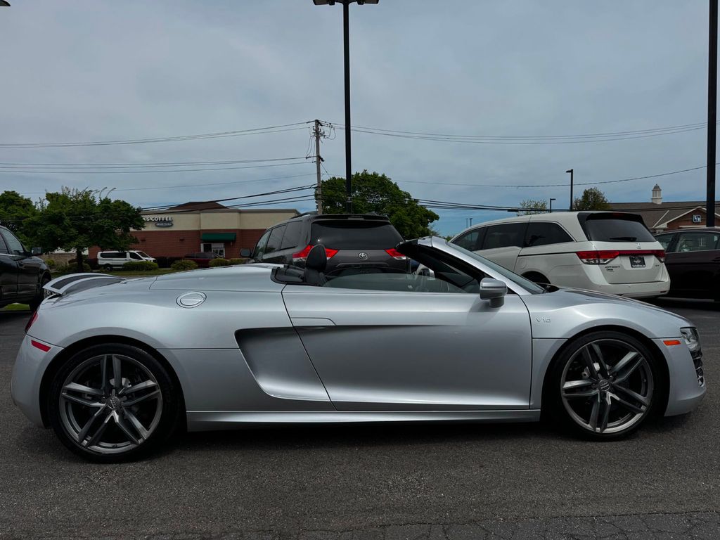 2014 Audi R8 Spyder 2dr Conv Auto quattro Spyder V10 - 23023332 - 3