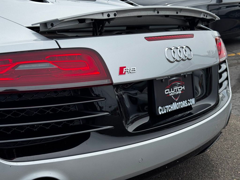 2014 Audi R8 Spyder 2dr Conv Auto quattro Spyder V10 - 23023332 - 8