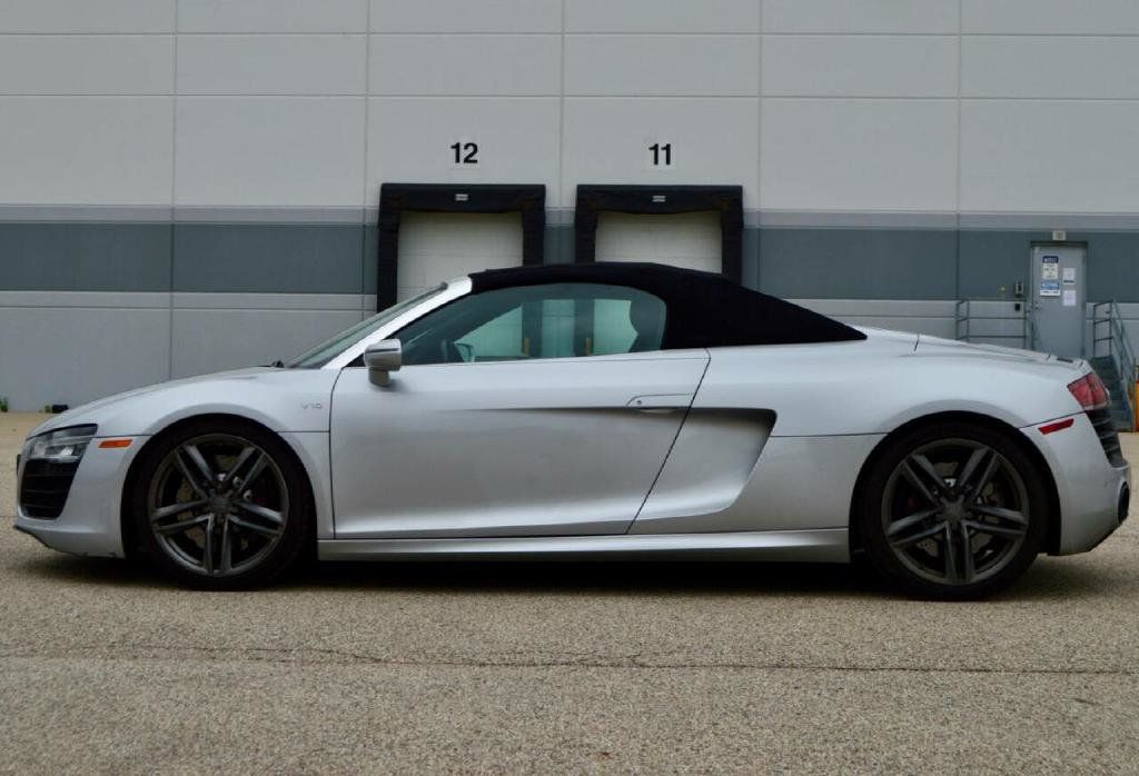 2014 Audi R8 Spyder 2dr Conv Auto quattro Spyder V10 - 23038110 - 9