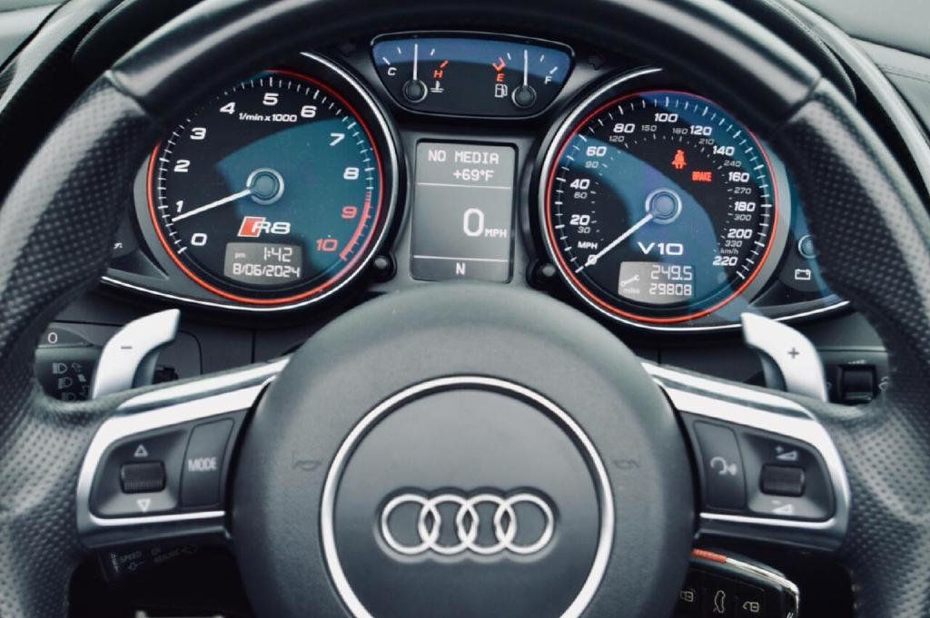 2014 Audi R8 Spyder 2dr Conv Auto quattro Spyder V10 - 23038110 - 10