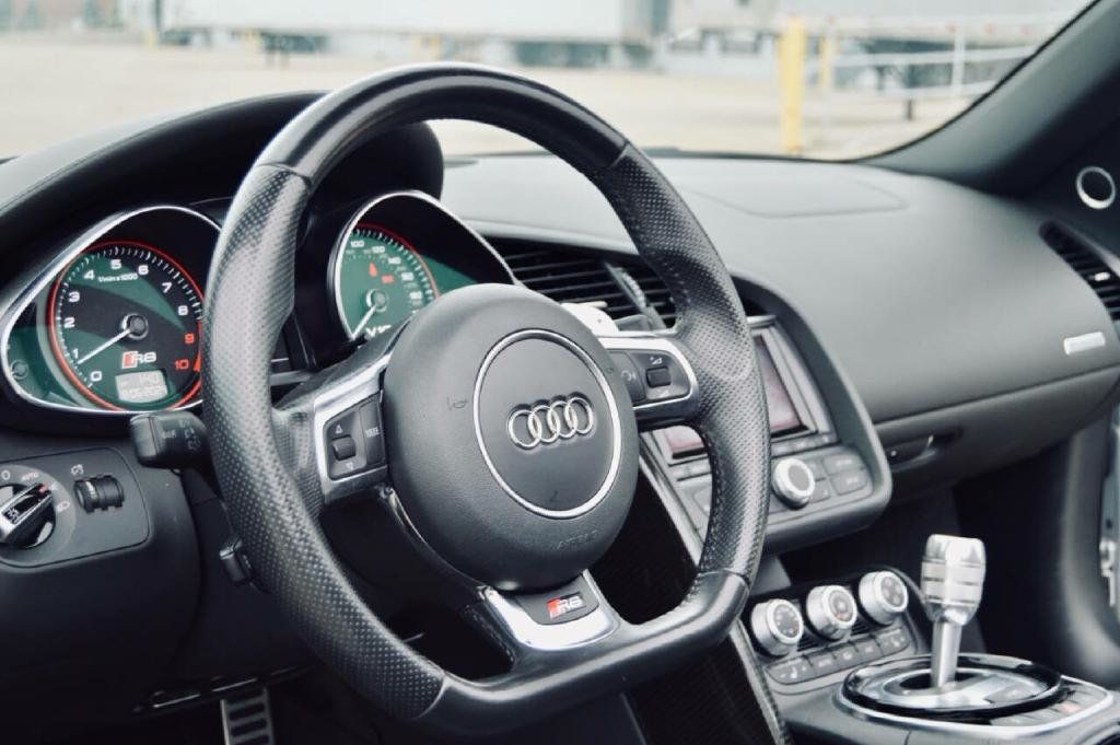2014 Audi R8 Spyder 2dr Conv Auto quattro Spyder V10 - 23038110 - 11