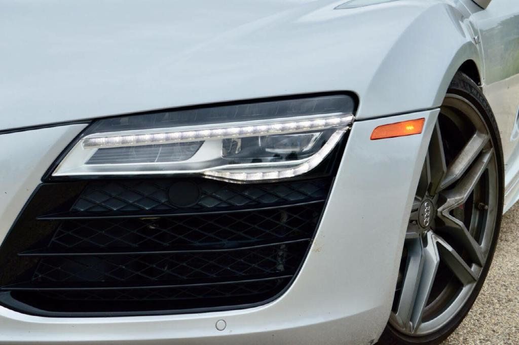 2014 Audi R8 Spyder 2dr Conv Auto quattro Spyder V10 - 23038110 - 19
