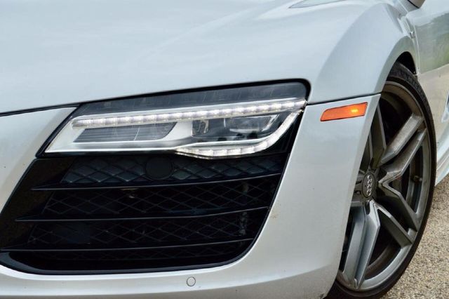 2014 Audi R8 Spyder 2dr Conv Auto quattro Spyder V10 - 23038110 - 19
