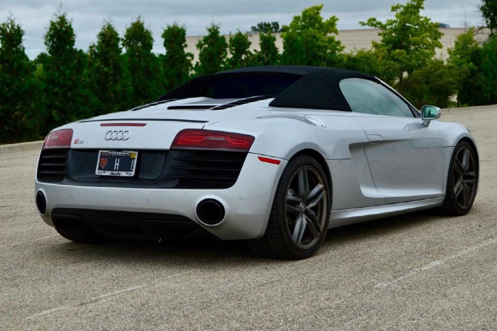 2014 Audi R8 Spyder 2dr Conv Auto quattro Spyder V10 - 23038110 - 4