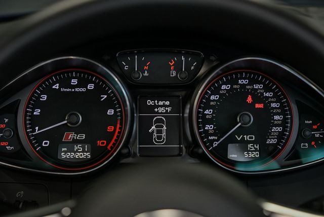 2014 Audi R8 Spyder 2dr Conv Man quattro Spyder V10 - 22856504 - 34