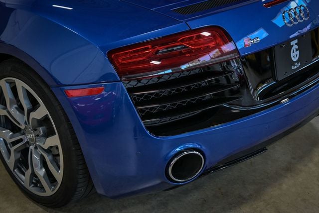 2014 Audi R8 Spyder 2dr Conv Man quattro Spyder V10 - 22856504 - 8