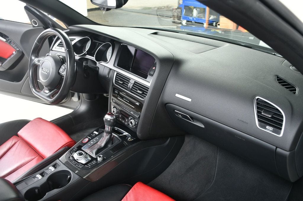 2014 Audi S5 Prestige photo 33