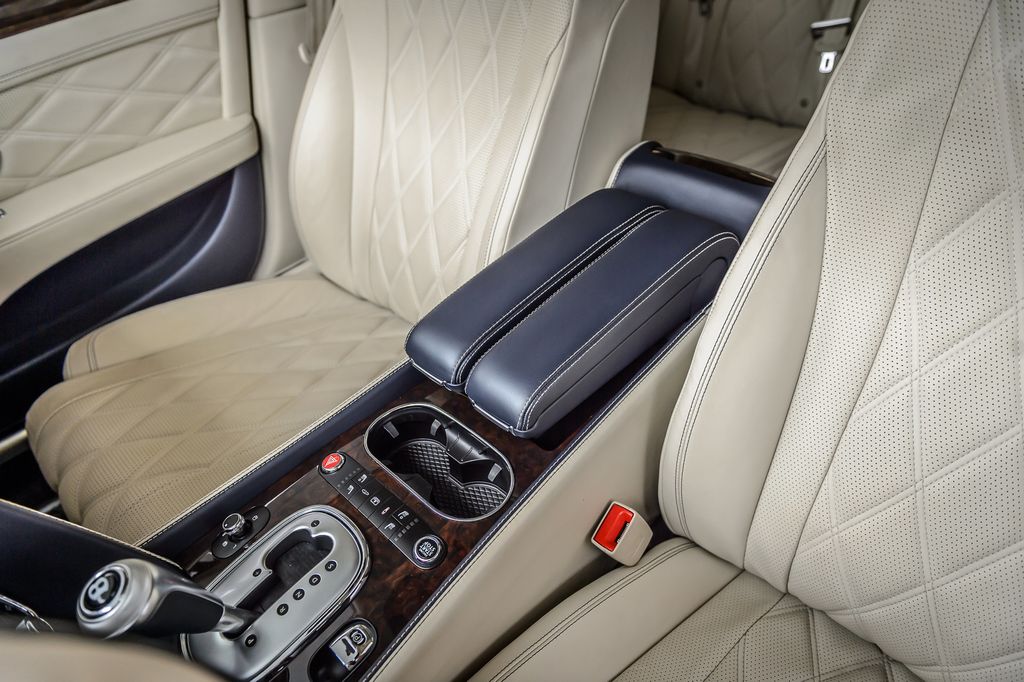 2014 Bentley Continental Flying Spur BENTLEY CONTINENTAL FLYING SPUR - GORGEOUS - WELL EQUIPPED  - 23023686 - 32