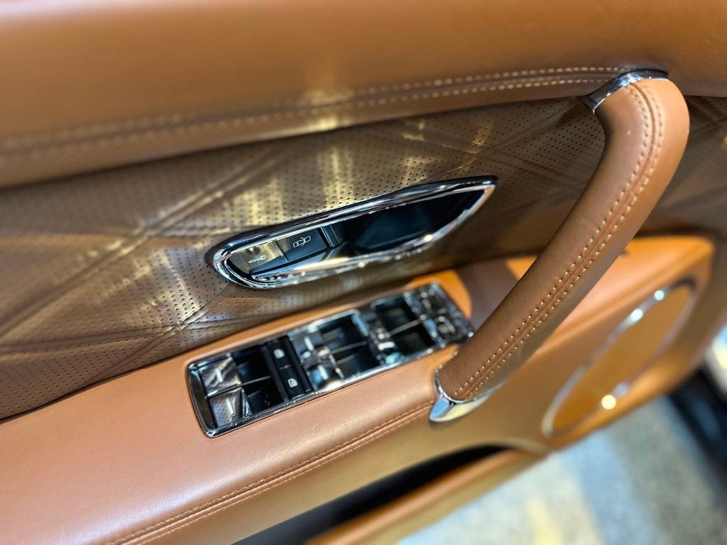 2014 Bentley Flying Spur Mulliner photo 22