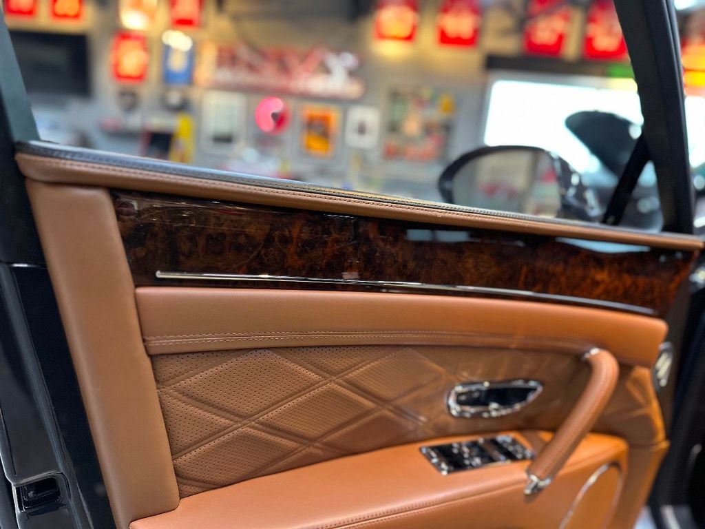 2014 Bentley Flying Spur Mulliner photo 23