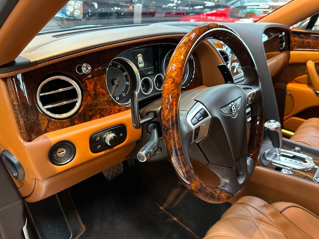 2014 Bentley Flying Spur Mulliner photo 27
