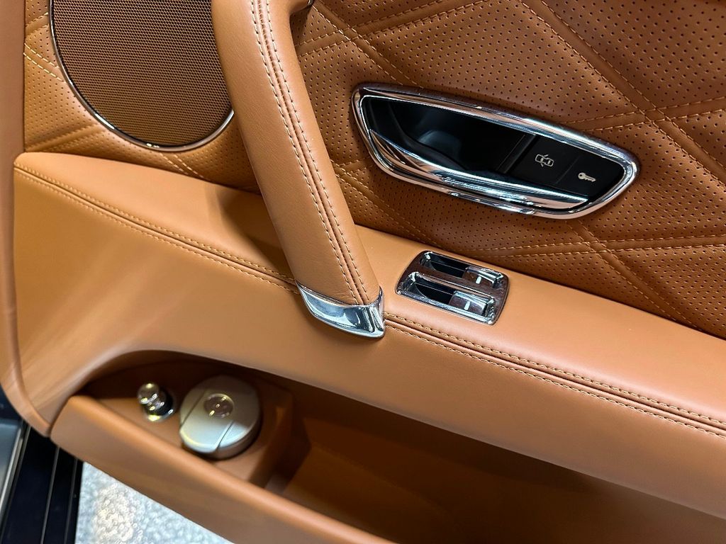 2014 Bentley Flying Spur Mulliner photo 59