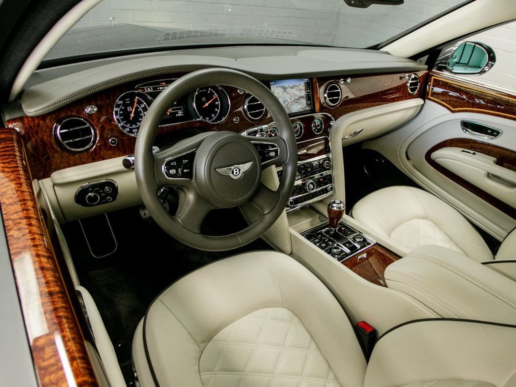 Bentley Mulsanne photo 17