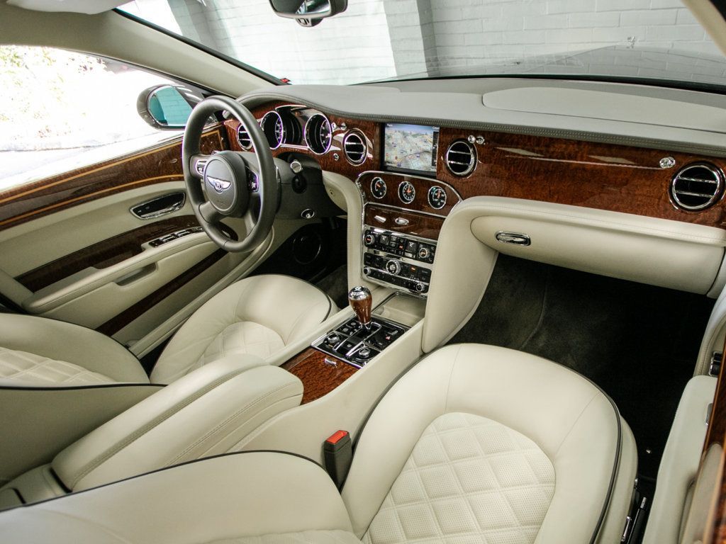 Bentley Mulsanne photo 19