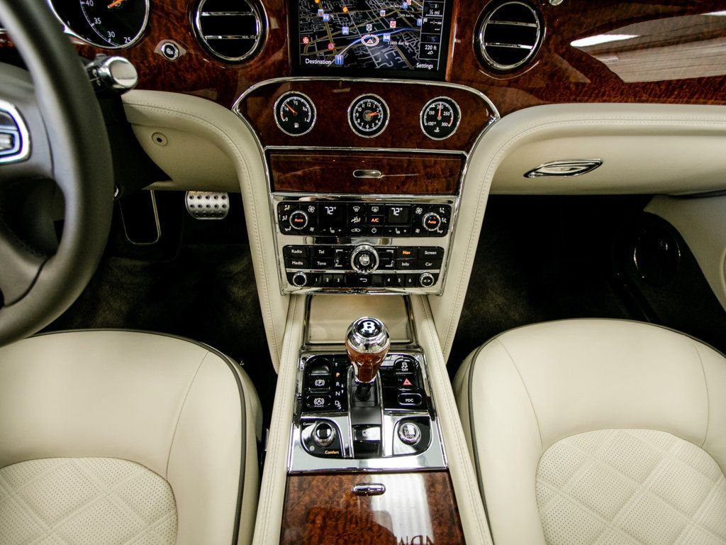 Bentley Mulsanne photo 23