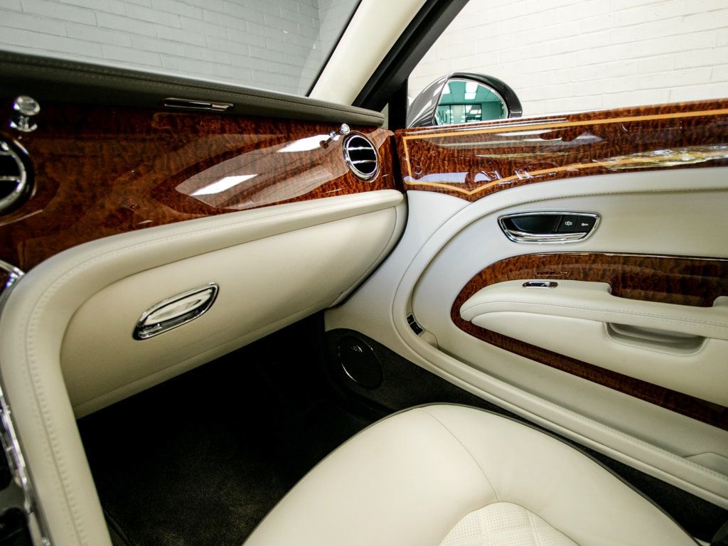 Bentley Mulsanne photo 26