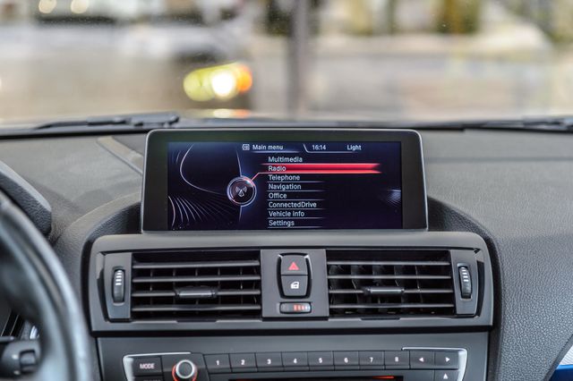 2014 BMW 2 Series M235i 6 SPEED MANUAL - RARE - WELL KEPT - VERY CLEAN - 22977037 - 25