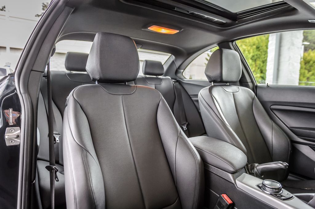 2014 BMW 2 Series M235i 6 SPEED MANUAL - RARE - WELL KEPT - VERY CLEAN - 22977037 - 33