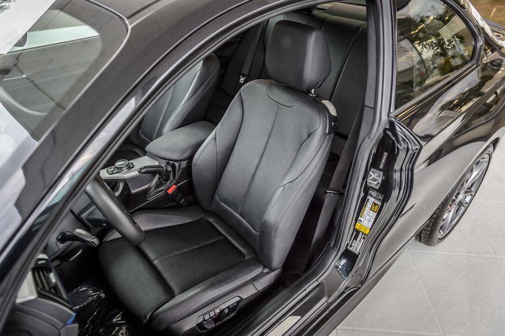 2014 BMW 2 Series M235i 6 SPEED MANUAL - RARE - WELL KEPT - VERY CLEAN - 22977037 - 34