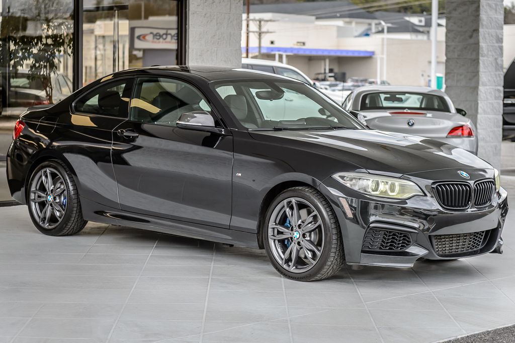 2014 BMW 2 Series M235i 6 SPEED MANUAL - RARE - WELL KEPT - VERY CLEAN - 22977037 - 3