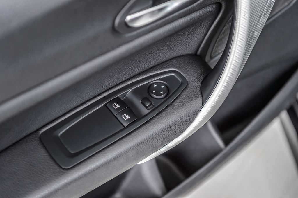 2014 BMW 2 Series M235i 6 SPEED MANUAL - RARE - WELL KEPT - VERY CLEAN - 22977037 - 44