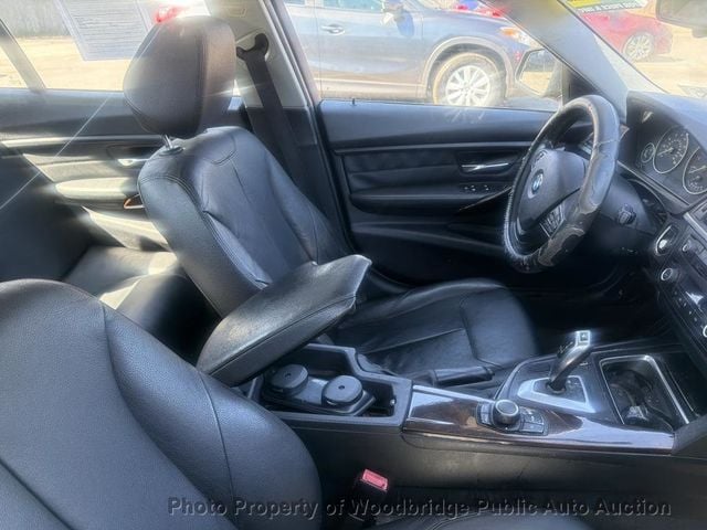 2014 BMW 3 Series 320i - 22995314 - 8