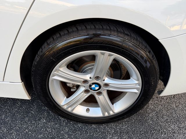 2014 BMW 3 Series 320i Sedan - 23021248 - 31