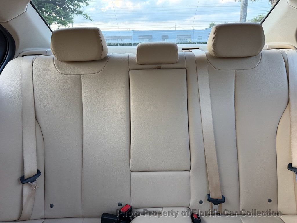 2014 BMW 3 Series 320i Sedan - 23021248 - 43