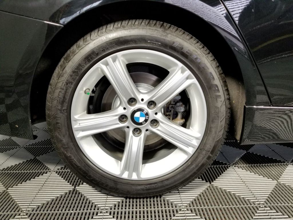 2014 BMW 3 Series 320i xDrive - 18347375 - 26