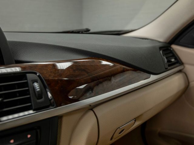 2014 BMW 3 Series 328i - 22984297 - 21