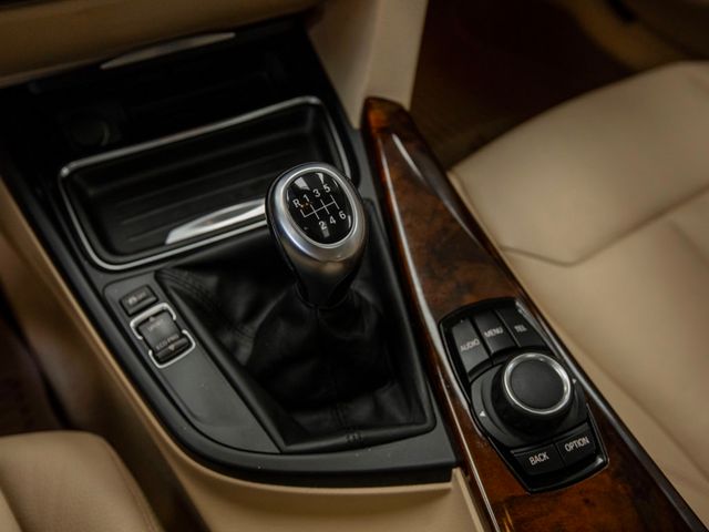 2014 BMW 3 Series 328i - 22984297 - 22