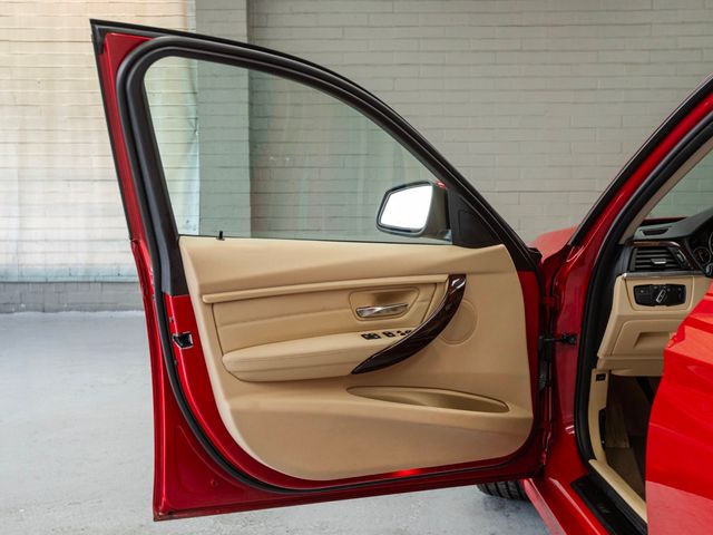 2014 BMW 3 Series 328i - 22984297 - 28