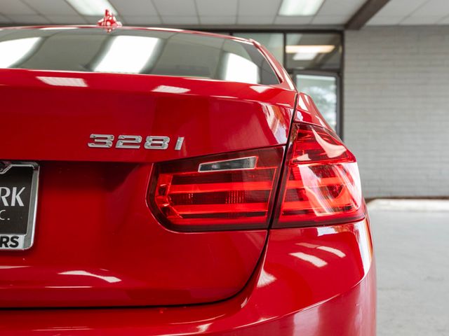 2014 BMW 3 Series 328i - 22984297 - 32