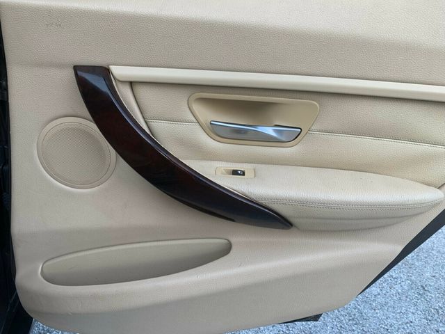 2014 BMW 3 Series 328i - 22947566 - 22