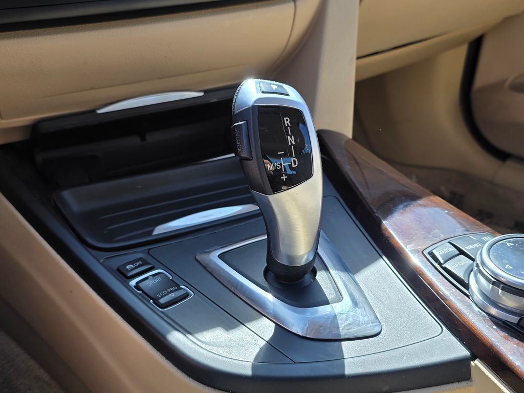 2014 BMW 3 Series 328i - 23002437 - 16