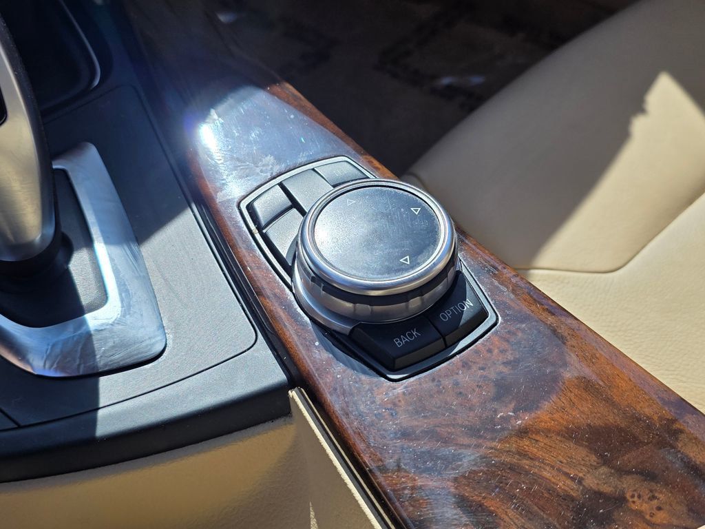 2014 BMW 3 Series 328i - 23002437 - 17