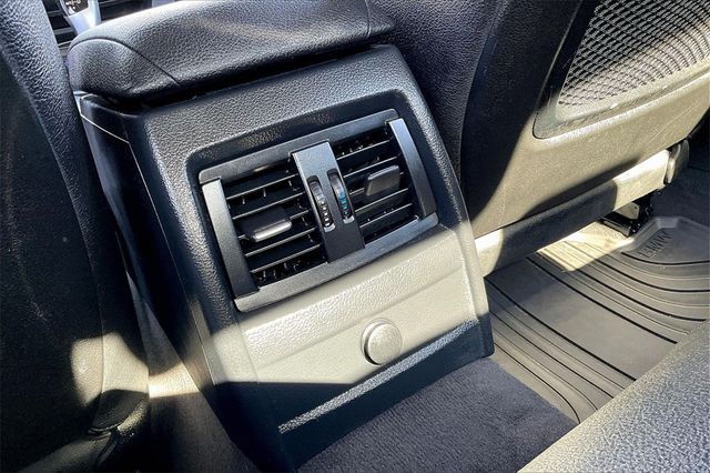 2014 BMW 3 Series 328i - 22924221 - 32