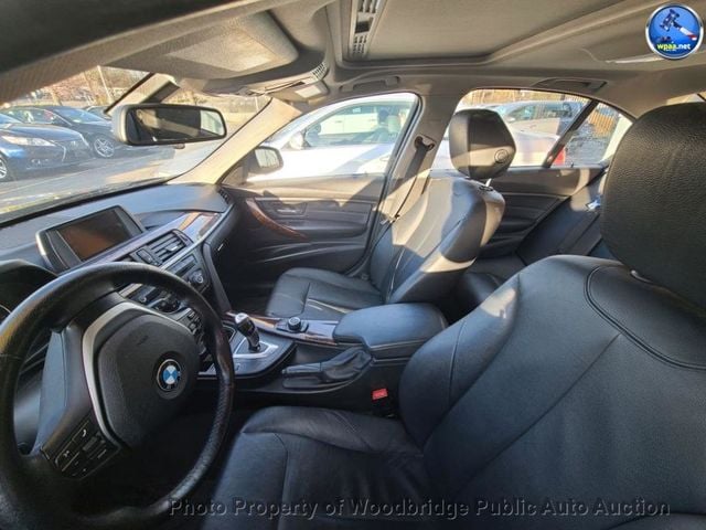 2014 BMW 3 Series 328i xDrive - 22998730 - 4