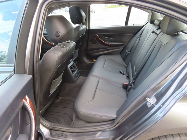 2014 BMW 3 Series 328i xDrive - 23018173 - 26