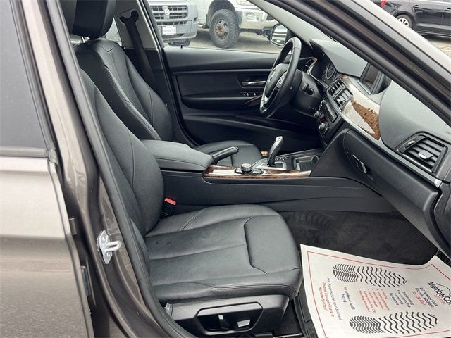 2014 BMW 3 Series 328i xDrive - 22973824 - 19