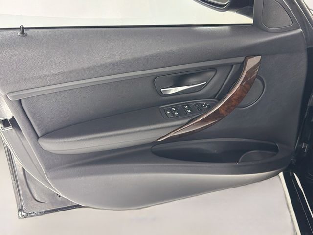 2014 BMW 3 Series 328i xDrive - 23056140 - 15